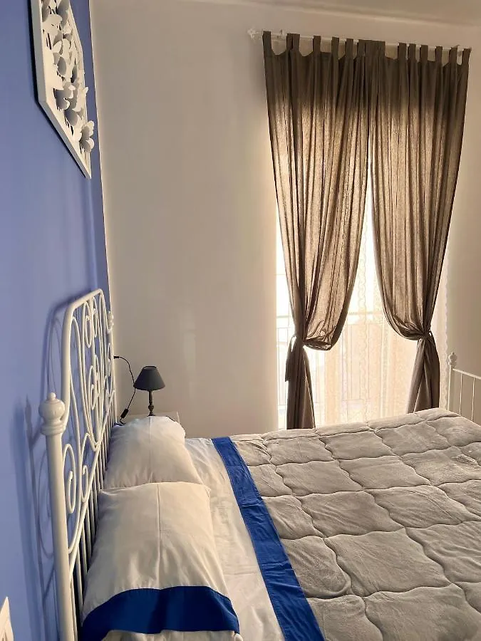 Vico Longo 25 - Ensuit Flat In The Heart Of Naples Italie
