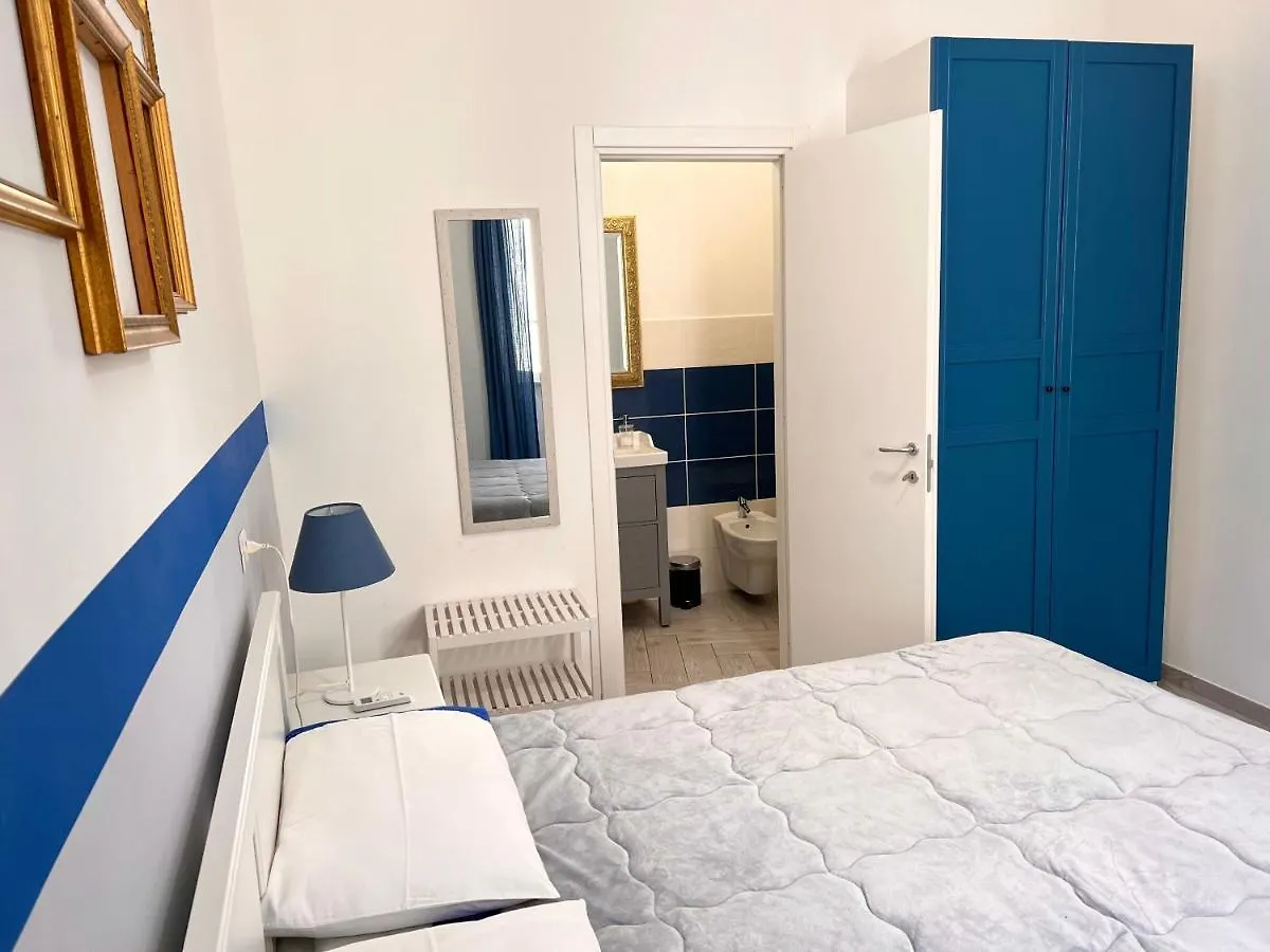 Vico Longo 25 - Ensuit Flat In The Heart Of Naples