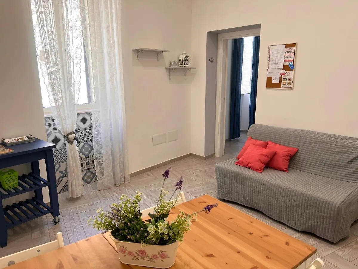 Vico Longo 25 - Ensuit Flat In The Heart Of Naples 0*,