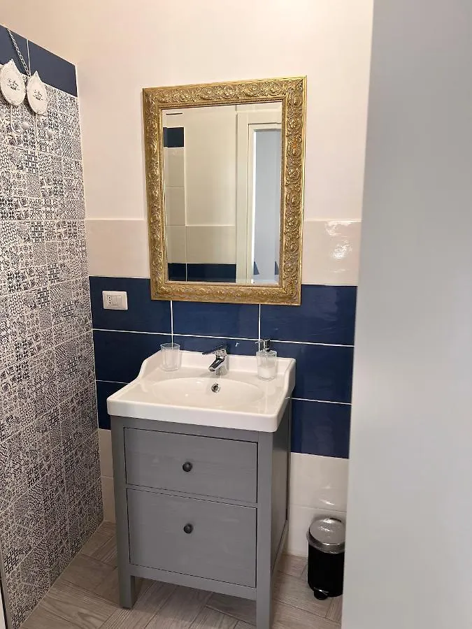 Vico Longo 25 - Ensuit Flat In The Heart Of Naples Italie