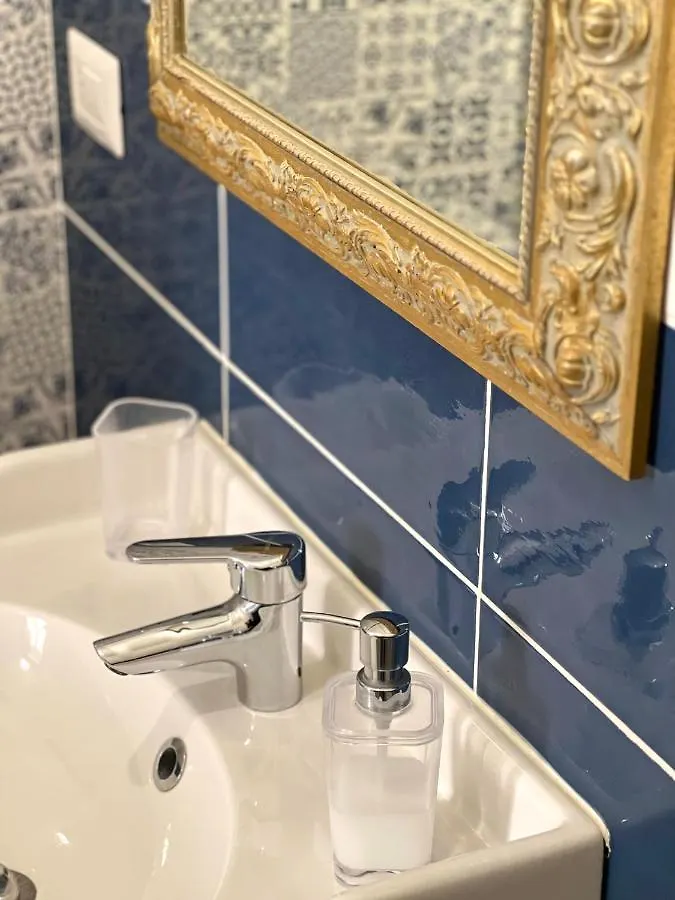 Vico Longo 25 - Ensuit Flat In The Heart Of Naples