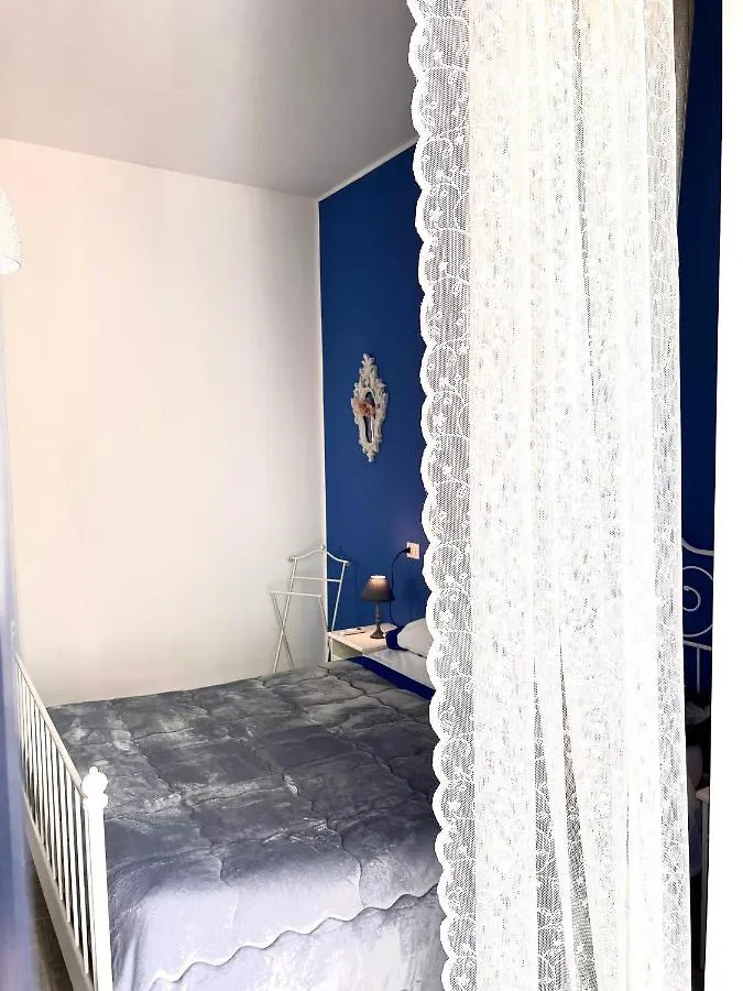 Vico Longo 25 - Ensuit Flat In The Heart Of Naples 0*,